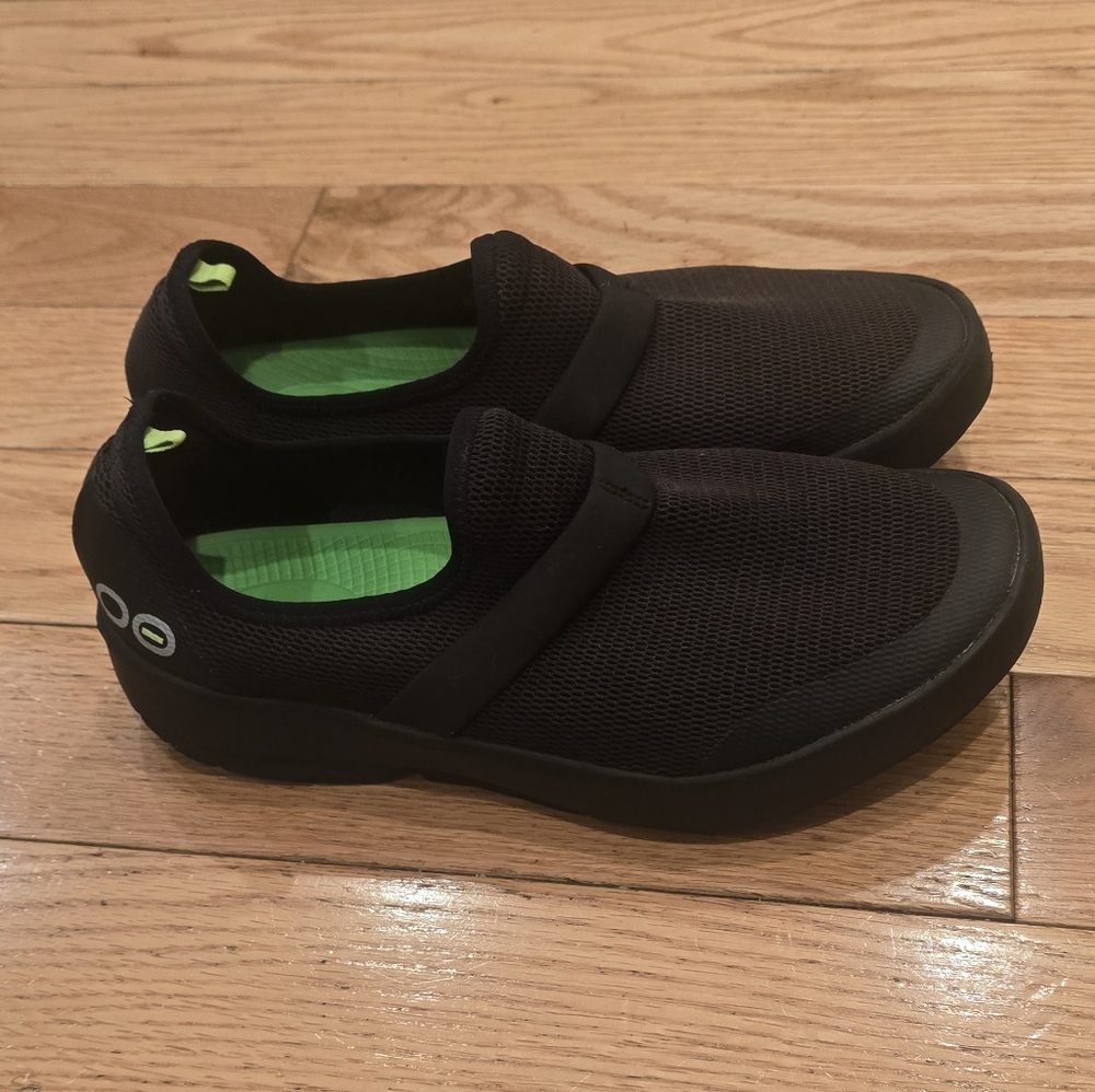 OOFOS Women Comfort Slip On Shoes Size 9